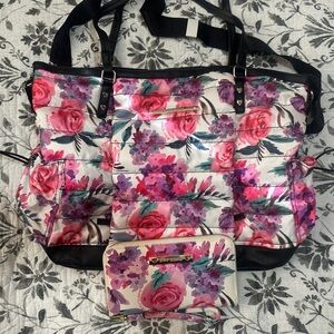BETSEY JOHNSON TOTE & WALLET SET
